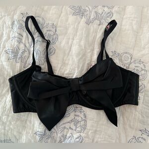 VICTORIAS SECRET Black large bow front bra size 34B